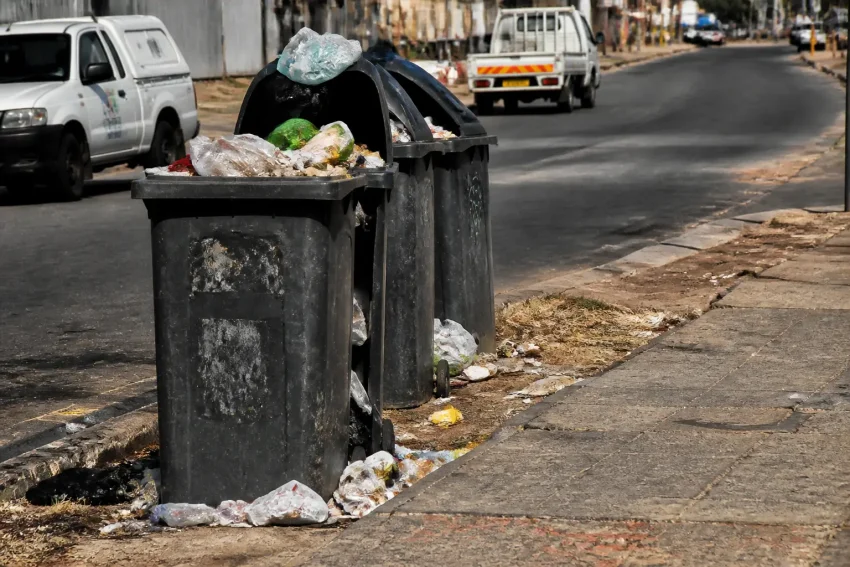 Johannesburg in crisi tra debiti, servizi in affanno e emergenza idrica