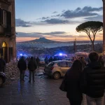 Terremoto ai Campi Flegrei, paura a Napoli: scossa di magnitudo 4.7 e danni in città Terremoto ai Campi Flegrei, paura a Napoli: scossa di magnitudo 4.7 e danni in città