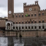 Palio di Siena dell’Assunta rinviato di nuovo per il maltempo: si corre martedì 18 agosto