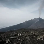 Etna, nuova bocca effusiva e voli ancora limitati a Catania-Fontanarossa Etna, nuova bocca effusiva e voli ancora limitati a Catania-Fontanarossa