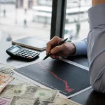 Dollaro canadese in calo e rial iraniano ai minimi: i mercati valutari sotto pressione Dollaro canadese in calo e rial iraniano ai minimi: i mercati valutari sotto pressione